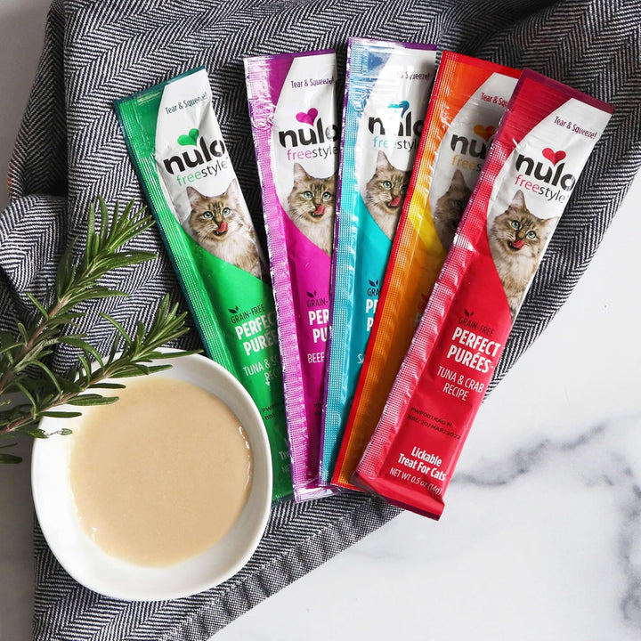 Freestyle Grain-Free Perfect Purees Premium Wet Cat Treats, Squeezable Meal Topper for Felines, High Moisture Content to Support Hydration, 0.5 Ounces in Each Lickable Wet Cat Treat Pouch