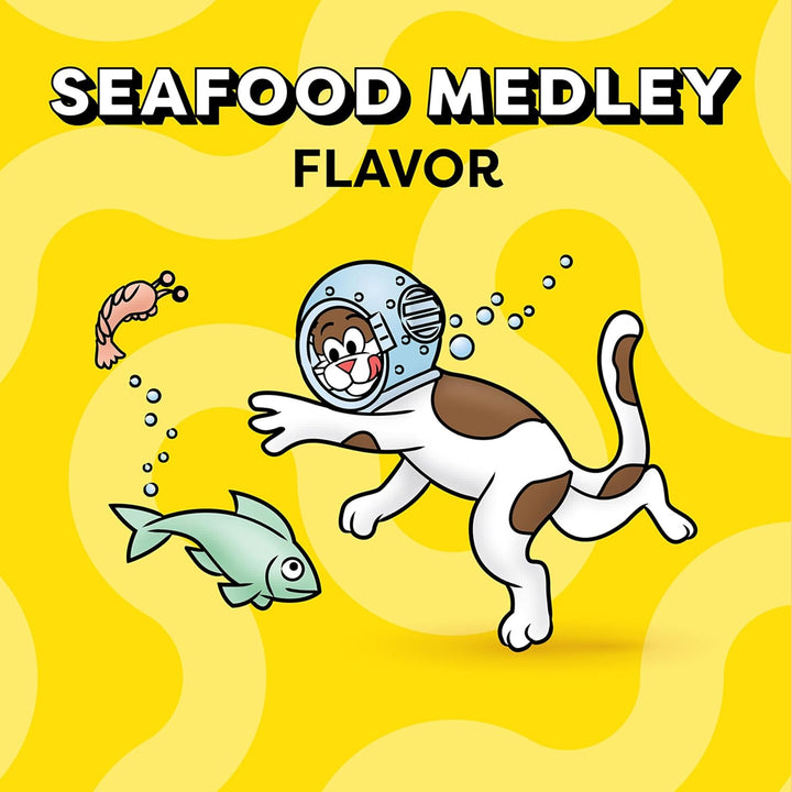 Classic Crunchy and Soft Cat Treats, Seafood Medley Flavor, 30 Oz. Tub