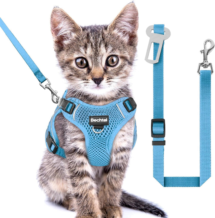 Cat Harness, Cat Harness and Leash for Walking, Adjusted in Four Directions and Breathable Cat Harness for anti Escape That Can Be Fitted and Positioned, Reflective Strips Harness, Black, S