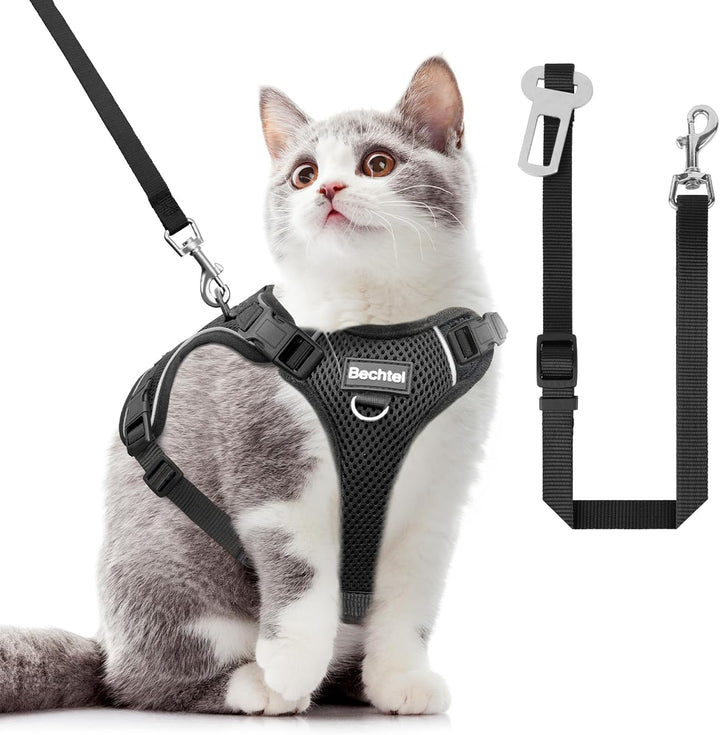 Cat Harness, Cat Harness and Leash for Walking, Adjusted in Four Directions and Breathable Cat Harness for anti Escape That Can Be Fitted and Positioned, Reflective Strips Harness, Black, S