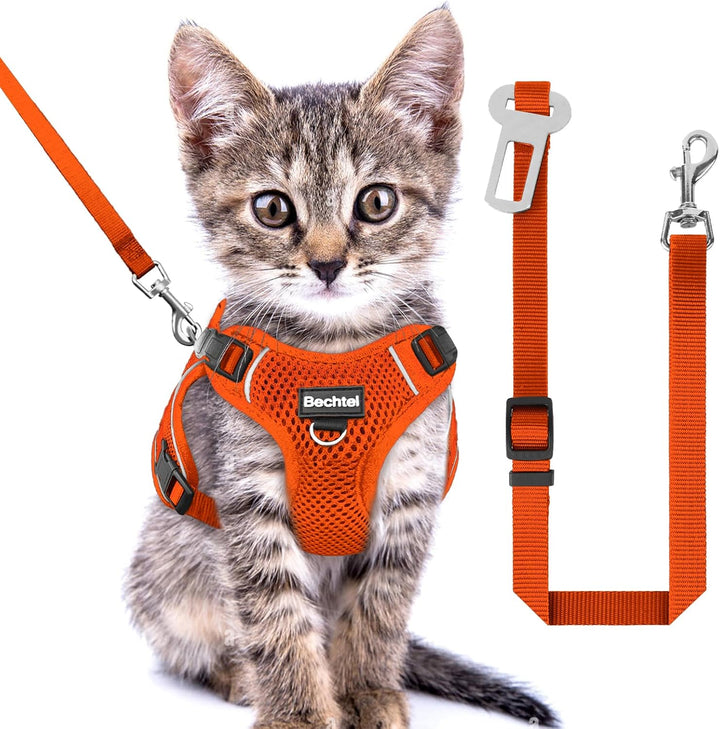 Cat Harness, Cat Harness and Leash for Walking, Adjusted in Four Directions and Breathable Cat Harness for anti Escape That Can Be Fitted and Positioned, Reflective Strips Harness, Black, S