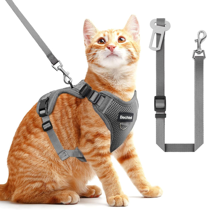 Cat Harness, Cat Harness and Leash for Walking, Adjusted in Four Directions and Breathable Cat Harness for anti Escape That Can Be Fitted and Positioned, Reflective Strips Harness, Black, S