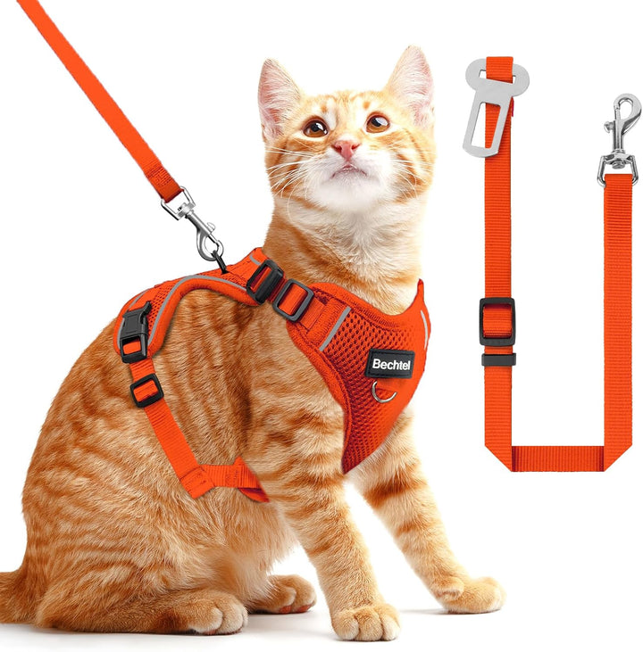 Cat Harness, Cat Harness and Leash for Walking, Adjusted in Four Directions and Breathable Cat Harness for anti Escape That Can Be Fitted and Positioned, Reflective Strips Harness, Black, S